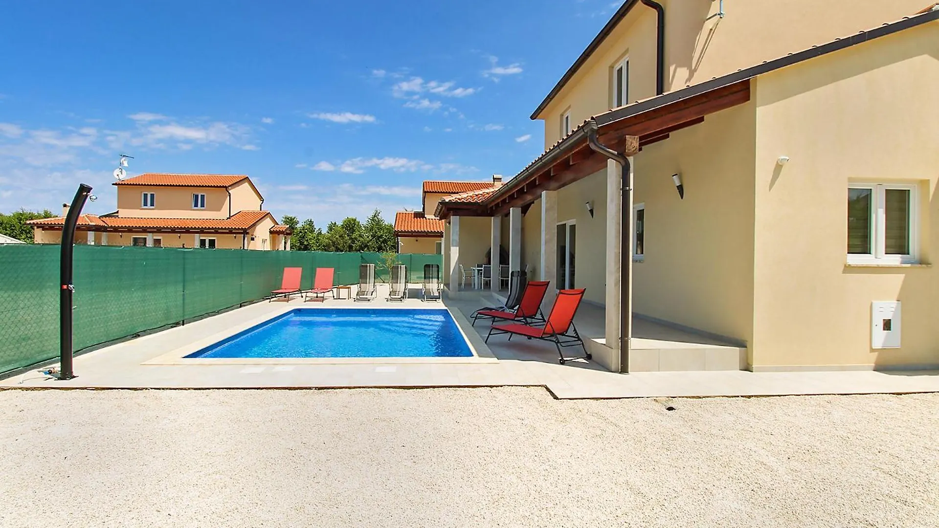 Villa Lovor 2351 プーラ